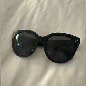 Celine "AUDREY" CL41755 Black Sunglasses
100% authentic vintage designer